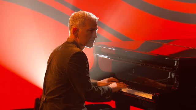 @BradMehldauOfficial performs Colorbars with @ChrisThile @FelixMoseholm & @MattChamberlainnmusic!