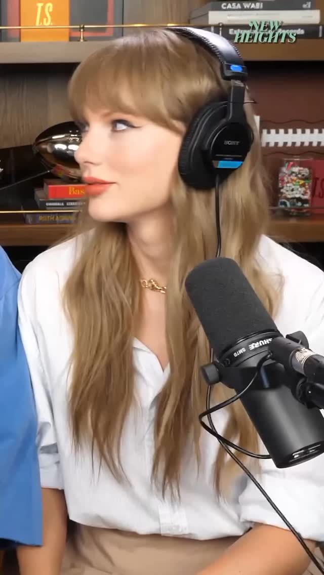 "it's the colour of your eyes sweetie" 
SHUTUPPPP I'M CRYING THEY'RE SO CUTE OMG