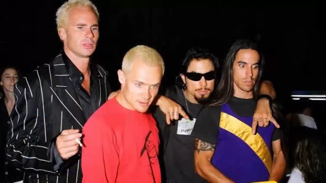 29 years ago today, Red Hot Chili Peppers released “Coffee Shop” as the fifth and final single from their sixth studio album, One Hot Minute.

Known for its gritty funk-rock energy and raw edge, the track captured the darker, heavier vibe of the Navarro era. What’s your favorite cut from One Hot Minute?

Coffee Shop - @chilipeppers 

#redhotchilipeppers #rhcpforever #rhcploudness #loudnessandnoise #loudness13