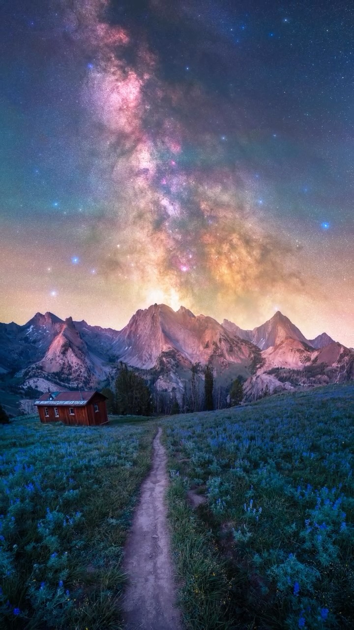 Sun Valley is popular in the winter for its amazing snow but did you know it also has amazing wildflower superblooms and incredible views of our Milky Way Galaxy during the spring and summer?!

Idaho is home to the largest swath of public lands and darkest skies in the lower 48, and it shows ✨

#idaho #visitidaho #astrophotography #ketchum #sunvalley #stargazing #perseidmeteoershower #meteorshower #astrophotography #nightphotography