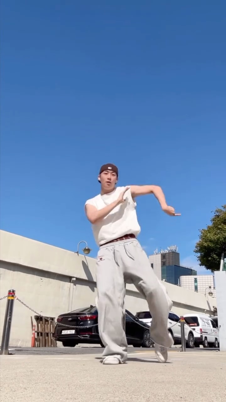 Joined in Korea❤️‍🔥dc:@caleb.greenn & @saarajune 

#dancechallenge #fyp