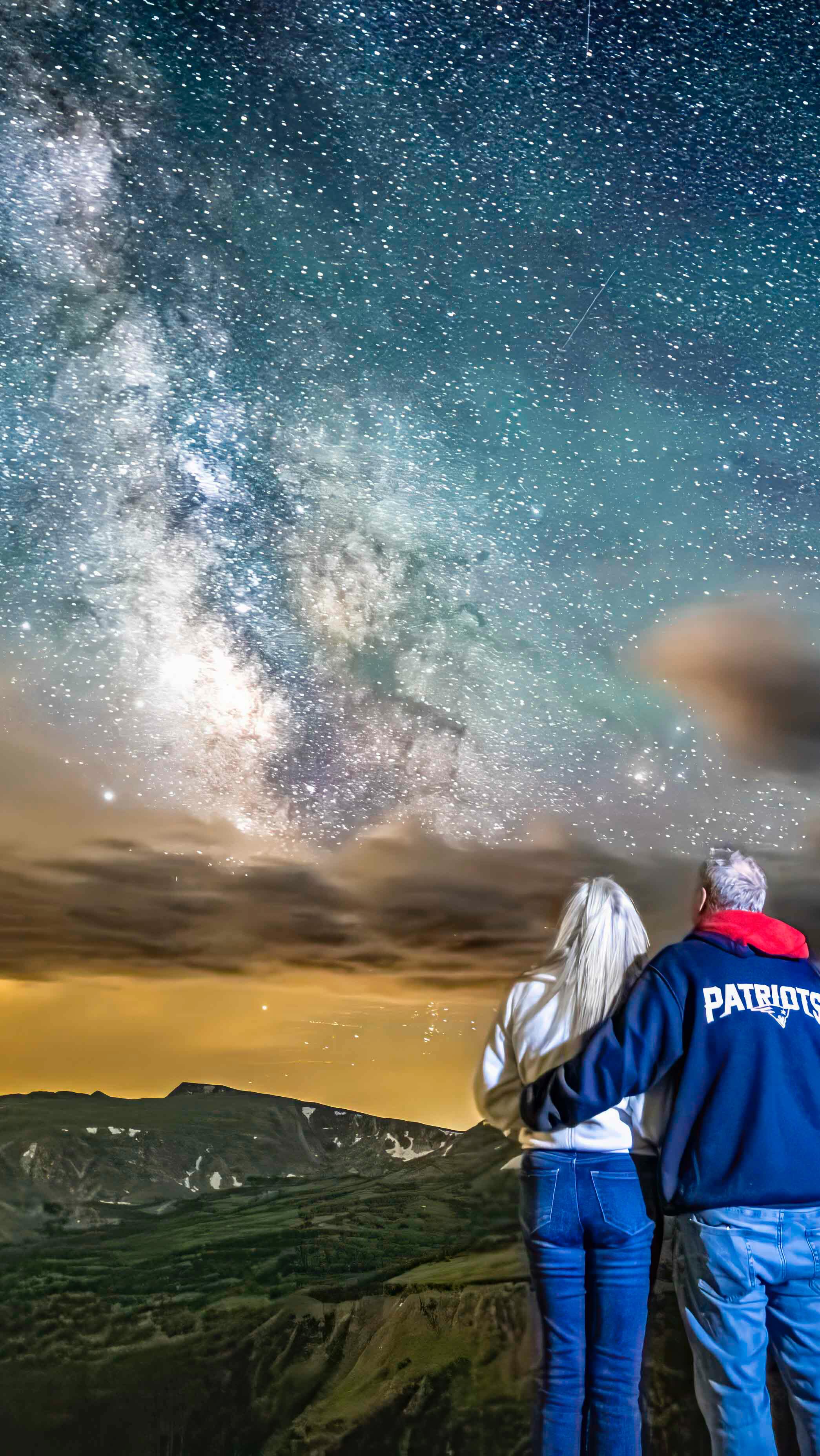 I’m BACCKKK!!!! 
Join MEE for epic Star Tours from August 15-30 (new adventure every night!) in Rocky Mountain National Park! 
Watch the Milky Way and Perseids meteor shower lighting up the sky, capture professional portraits under the stars, and geek out on major constellations and planets with ME your expert guide. Spots are limited-book now at www.estesparkadventuretour.com before they’re gone faster than a shooting star!

‼️ONLY BOOKING GROUPS OF 4-15 people. No smaller groups‼️