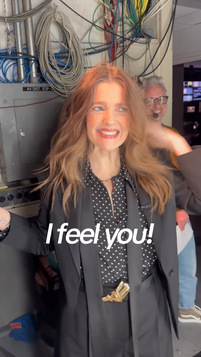 It’s been three months since I’ve colored my roots! Today, I finally made some time to give them some love. What a privilege it is to be able to color my hair at work or at home with Nutrisse shade 70. #GarnierPartner @garnierusa