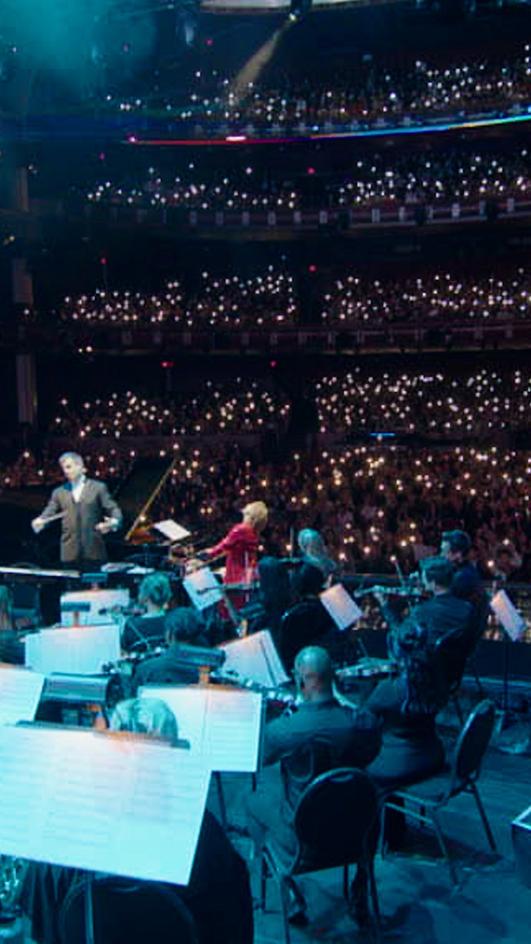 “Every note I play is for you. I hope we meet again very soon!
僕の奏でる一音一音が、みんなへの想いです。近いうちにまた会えるかな？

Yoshiki 🌹

“The loudest classical concert ever” 
Video from the legendary Dolby Theatre in Los Angeles - home of the Academy Awards
“史上最も大音量のクラシックコンサート”
ロサンゼルスの伝説的なドルビー・シアターより。ここはアカデミー賞の本拠地です。

#yoshiki #yoshikiclassical #dolbytheatre #academyaward #kissthesky