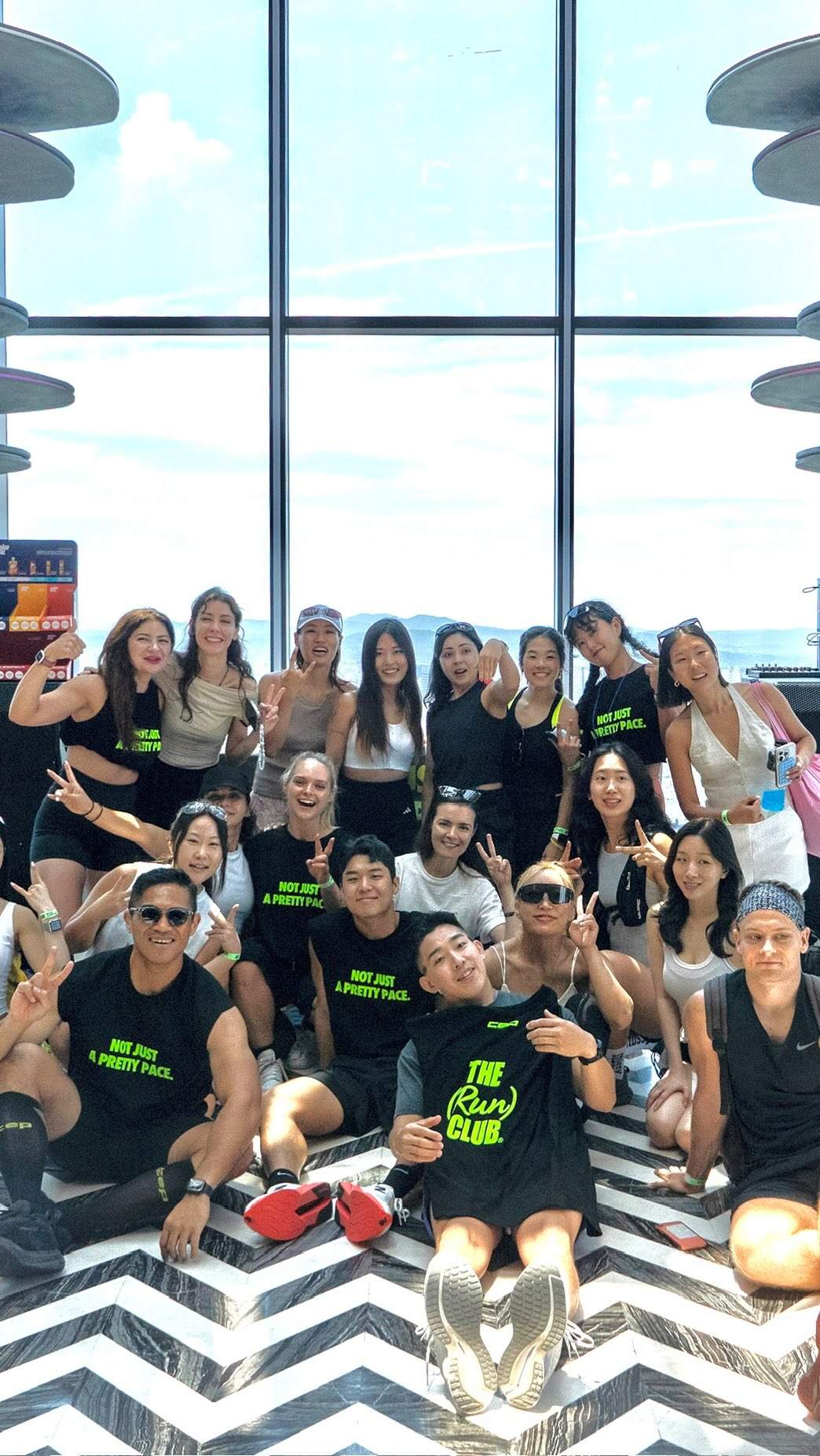 NOT JUST A PRETTY PACE🏃🏽♀️
RUN. RAVE. REST. REPEAT 💪🏼
300 PEOPLE RUNNING IN 32-DEGREE HEAT🔥
CLIMBING 733 STAIRS TO THE 32ND FLOOR🏙️
CHILLING OUT AT THE HOTEL‘S ROOFTOP BAR☕️🥐
HAVING ICE BATHS AND PARTYING🧊🪩
@sofitelseoul @powerade @aminovital_kr @davich.official @cepkorea