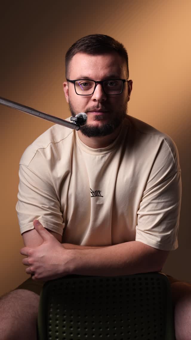 🎥 Сьогодні у рубриці “ПитаYOU” — @ne_markitan 😉
Ми запрошуємо творчих людей та цікавих особистостей, щоб у невимушеній атмосфері поговорити про життя, мрії та натхнення.
Хто, на вашу думку, має стати наступним гостем? Пишіть у коментарях 👇