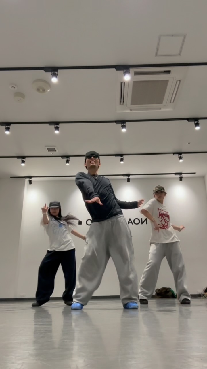 .
@brunomars Chunky🎵
New trend??🕺
.
dc:me🖐️
dance with @rinohys @na2mi_urano
.
#dance#hiphop#rnb#music#japan#dc#ダンス#ダンス動画