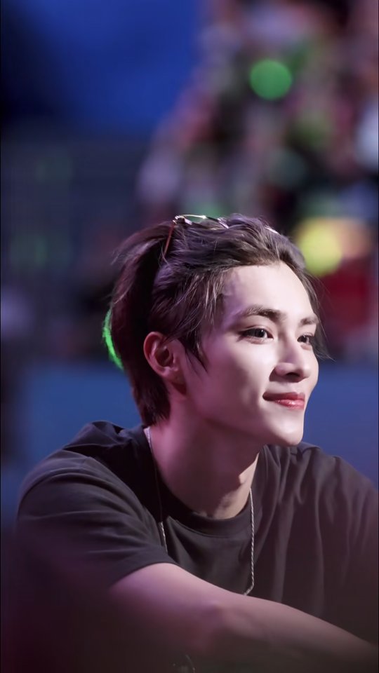 He's so HANDSOME 😍 @djxiao_888
©睡吧睡着了啥都有 (rednote)
#wayvxiaojun #xiaojunnct #xiaodejun #xiaojun #xiaojunwayv #wayv #nct #dejun #肖俊 #샤오쥔 #シャオジュン #kpop #kpopers #cpop #idol #kuanggong
