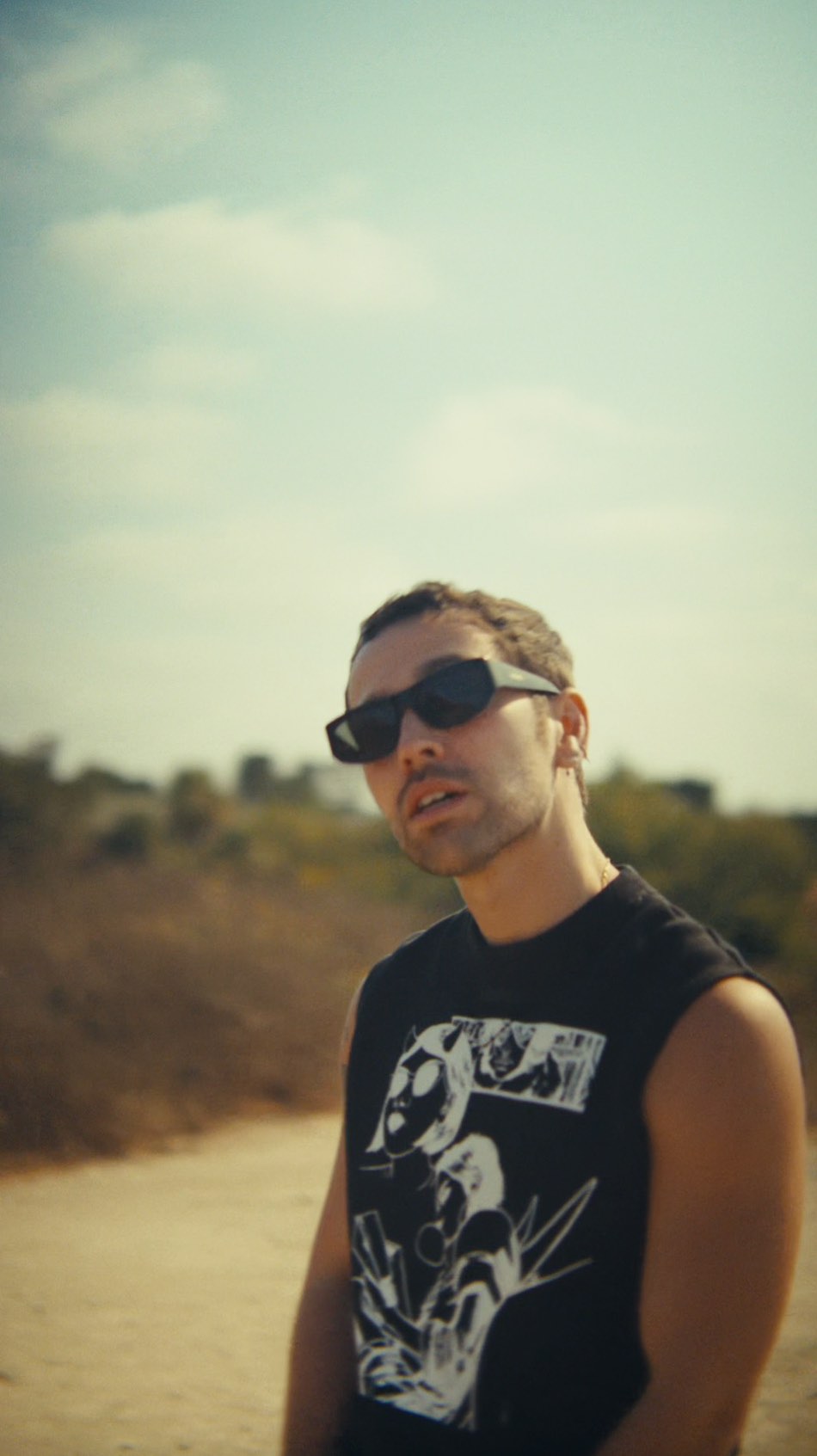 Been holding on to this one for a bit… Should I drop it 👀 I’ve been spending a lot of time in the studio lately and working on lots of new music. Can’t wait to share all the new stuff with you guys :)