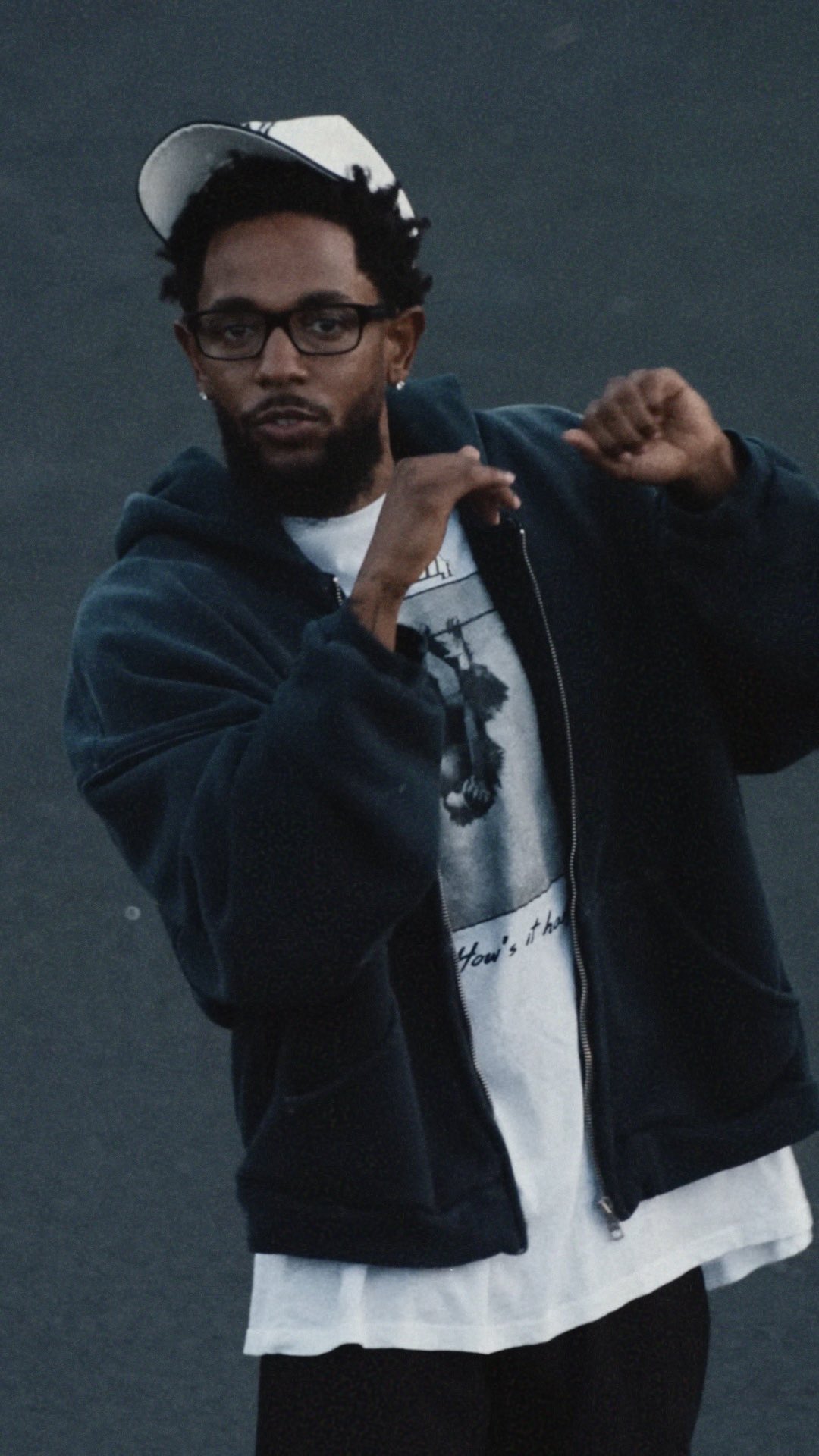 Visual Technique: Zoom Out
Kendrick Lamar - Not Like Us (2024)
Cast & crew:
Directed: Dave Free & @kendricklamar
Edited: @editedbychaz
DOP: @xiaolongdp
Producers: @jackbegert @jamierabineau @samcanter @nellnothing
KL Stylist: Taylor McNeill
Costume Designer: Karizza Sanchez
Colorist: @mikolour
More visuals → @genery.io
#musicvideo #zoomout #kendricklamar #notlikeus #cinematography #filmmaking #visualtechnique #rap #hiphop #performance #dynamic #cameramovement #visuals #musicartist #videoproduction #panning #revealing #grandreveal #genery #cinematic #wideangle #scale