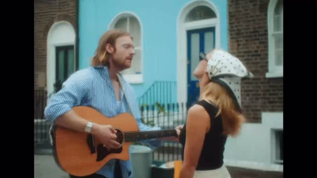 Loved this live session that @finneas & @ashemusic did with @blogotheque in London for the @wearethefavors new song, “Times Square Jesus”. Find the full video on YouTube!