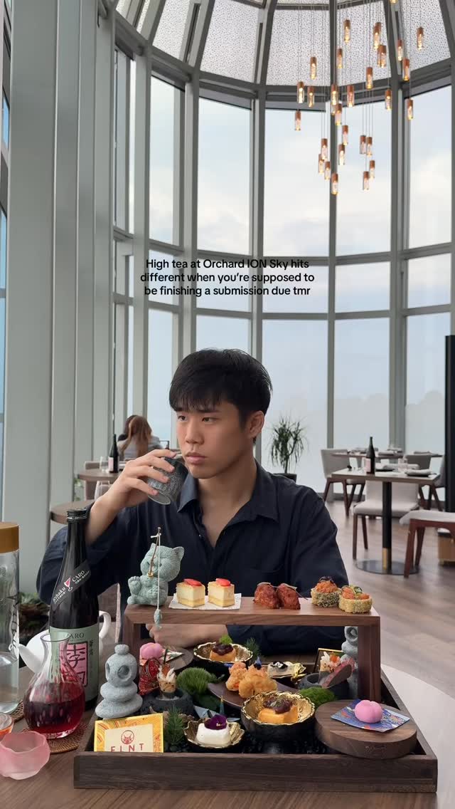 If you’re my group mate and you see this, this post never happened 🫶
FLNT has launched a new Japanese High Tea experience, perched atop ION Sky with panoramic views of the city skyline.
High Tea in the Clouds at ION Sky, $75++ per set for 2 pax, inclusive of coffee or tea for each guest
#HighTea #Japanese #Atico #FLNT #RooftopDining @flnt.sg @onegroupsg @1atico.sg @ion_orchard