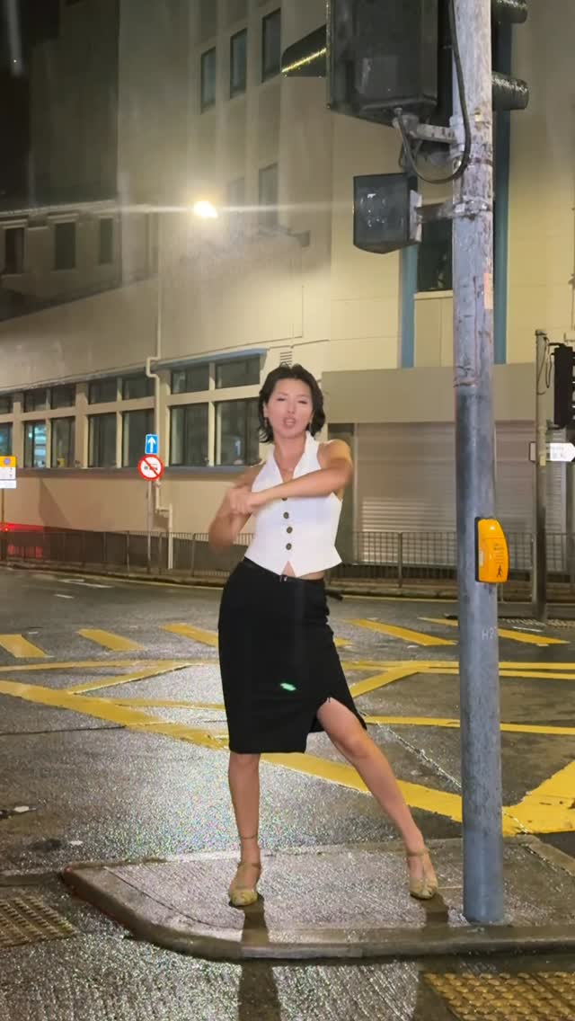 Memories of HongKong🇭🇰☔️
#dance #daily #style #vintage