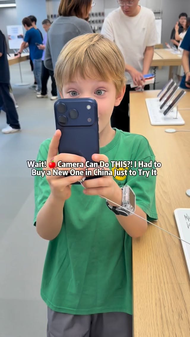 Did you know that on the new iPhone you can use the front and back camera at the same time? 👀