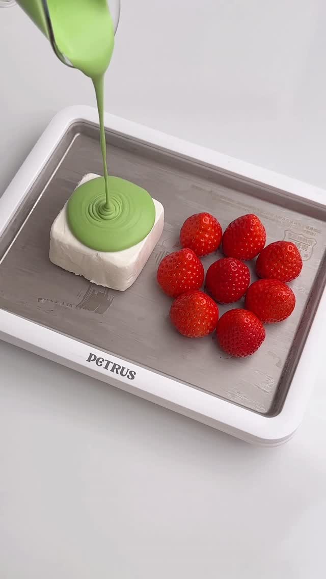 Make frozen ice cream with me. 🍓🍵🍦🧊 #asmr #satisfying #icecream