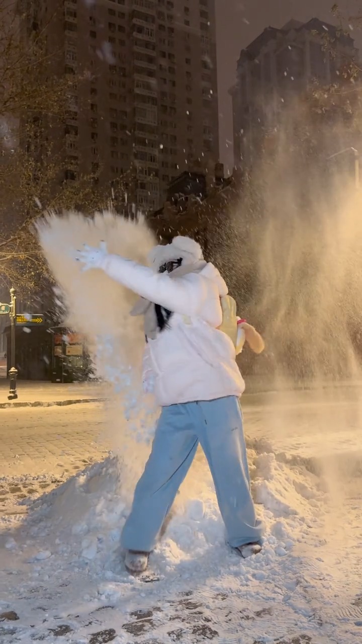 ⛄Snow is piling up in #Heilongjiang, #China! Come on, tag your best friend and shoot this video together!📷🥰

#snow #travel #ChinaTravel #fun #reels #fyp #funnyvideo #Harbin