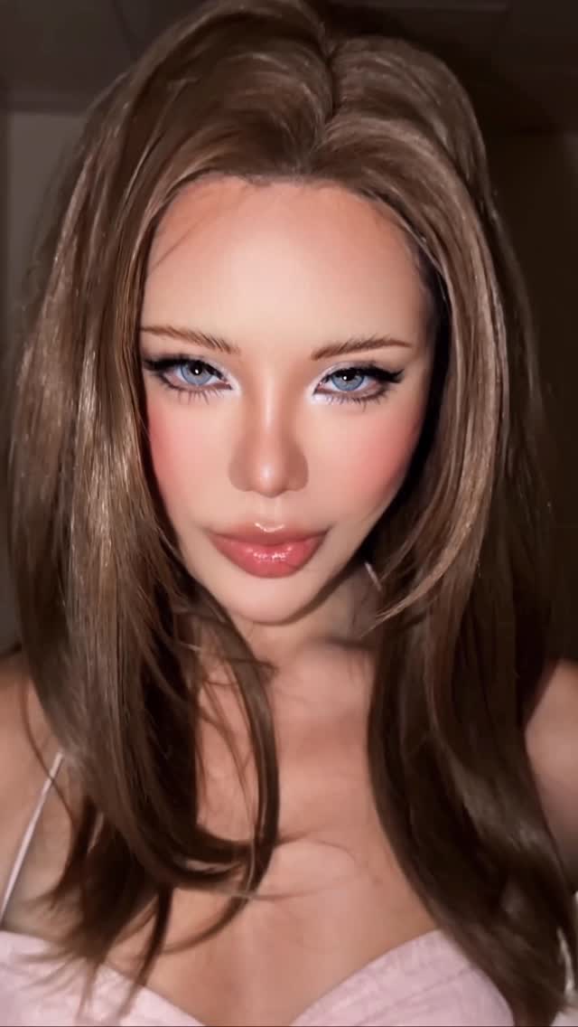 Who wants the tutorial of the Slavic Doll look?
.
.
.
#makeup #makeuptransformation #makeuptransition #explore #fyp