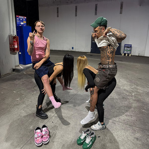 OUTFIT CHECK (feat. Diss Gacha)