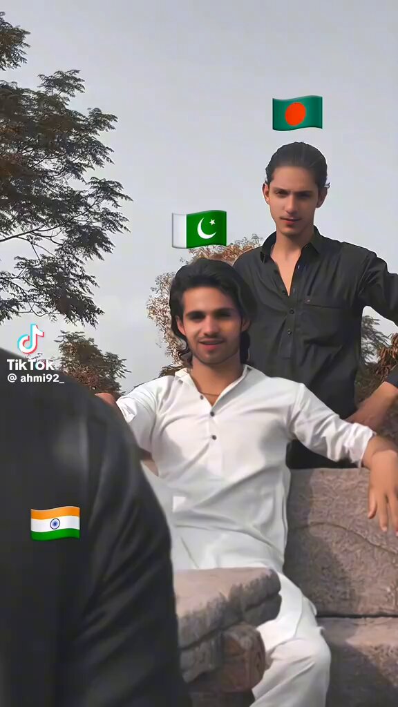 If u all are not on tiktok i hope u all watch this and try to be accountable cause this is what is trending on tiktok rn !! https://t.co/UwIWazC2XS