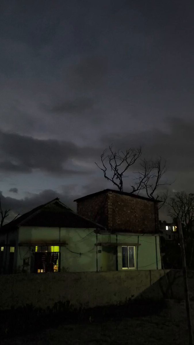 Sun dips behind the city...
#sunset #sunsetphotography #sky #sunsetview #fypシ #viral #videos #Trending https://t.co/bowWf38nvn