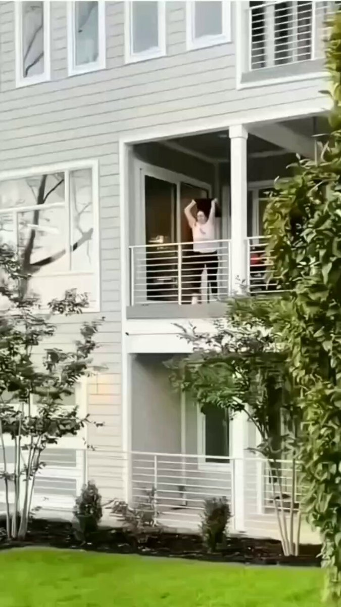 When Neighbors fight 😊🐕
#wednesday #dogs #animal #animals #love #trending #Viral #lives #puppy #straykids #ADOPTDONTSHOP #puppies #rescue #BeKindAlways #pet #pets #smile #happy #fun #funny #comedy #reel #Videos #feedthehungry #tamil #cute #tirupur #motivation #Inspiration https://t.co/X6kfcmQllz